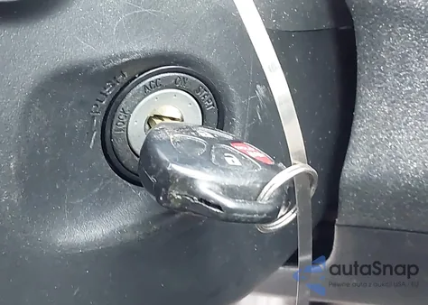 2010 Toyota Matrix S z USA, uszkodzony, nr VIN 2T1KE4EE4AC037534